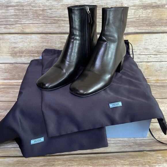 PRADA T223F square toe black leather modern ankle boots size 35.5 USA 5.5 - Picture 1 of 11
